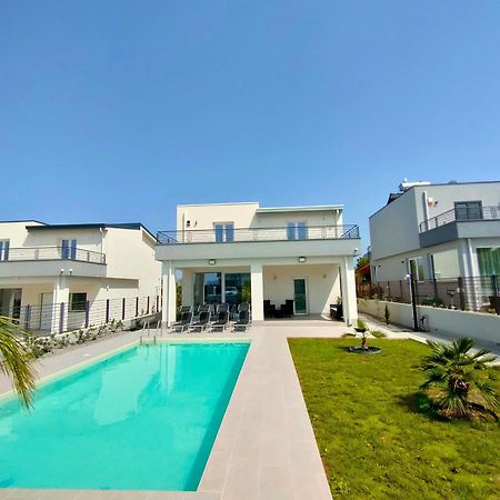 Villa Milicia อัลตาวิลลา มิลิเชีย ภายนอก รูปภาพ