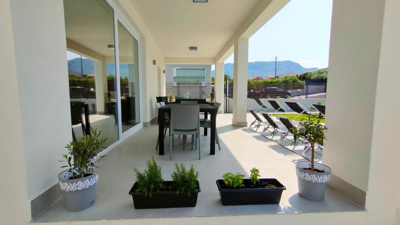 Villa Milicia อัลตาวิลลา มิลิเชีย ภายนอก รูปภาพ